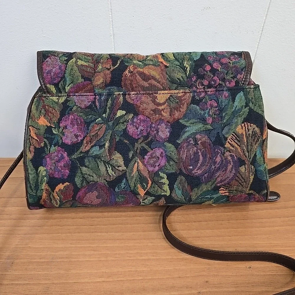 Vintage Liz Claiborne Floral Tapestry Brown Leather Trim‎ Crossbody Bag Designer